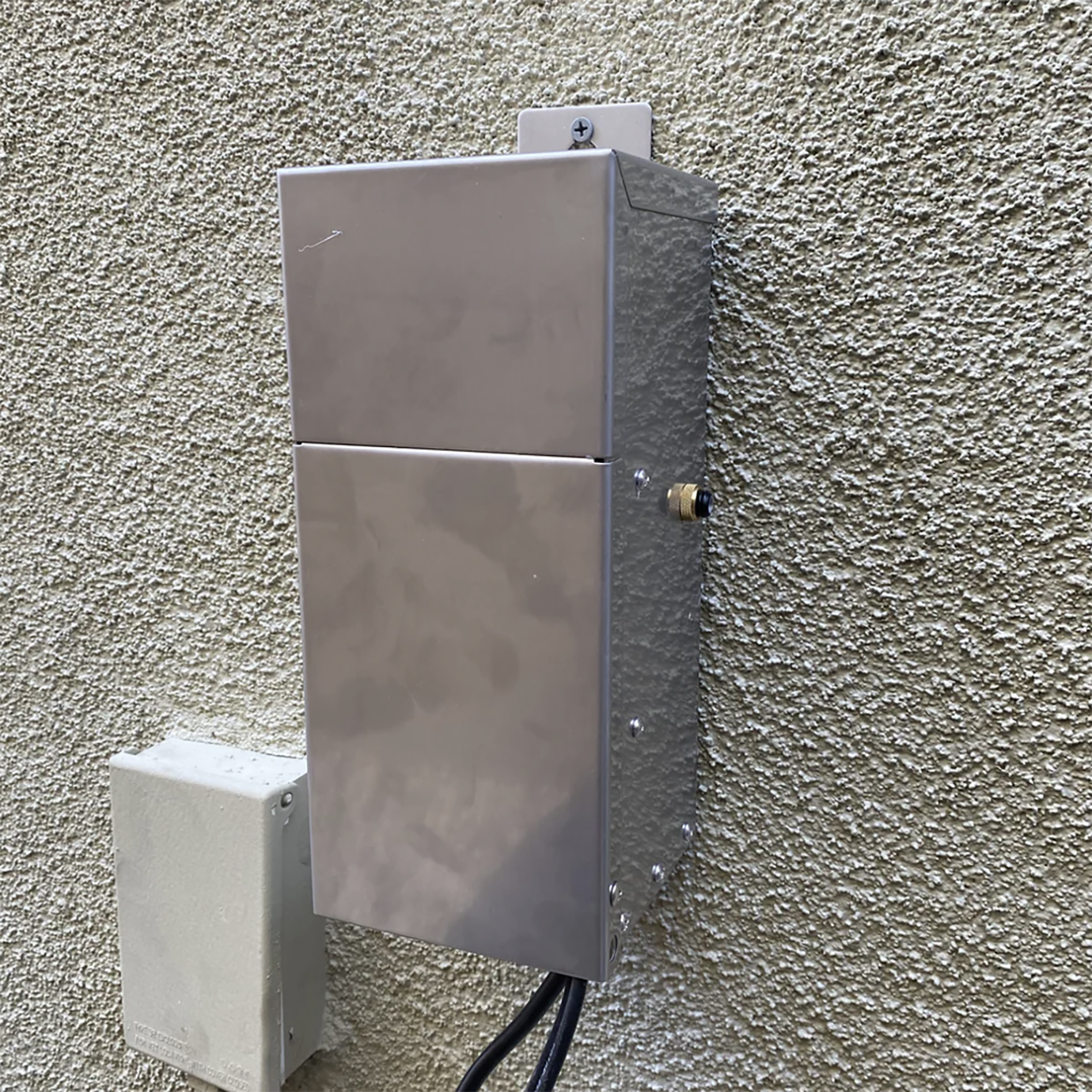 Low Voltage 200W Transformer Stainless Steel, Multi-Tap With Timer & Photocell Build-In